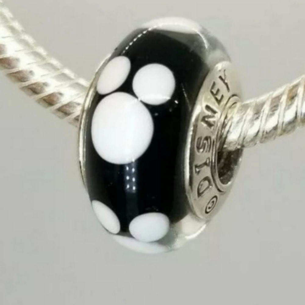 Pandora Mickey and Minnie murano glass beads set. - Picture 4 of 8